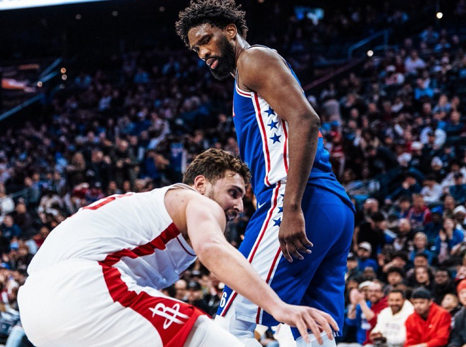 旺财28-库里轰38+8记三分仍无缘今日最佳！对不起，你碰到暴走的大帝了